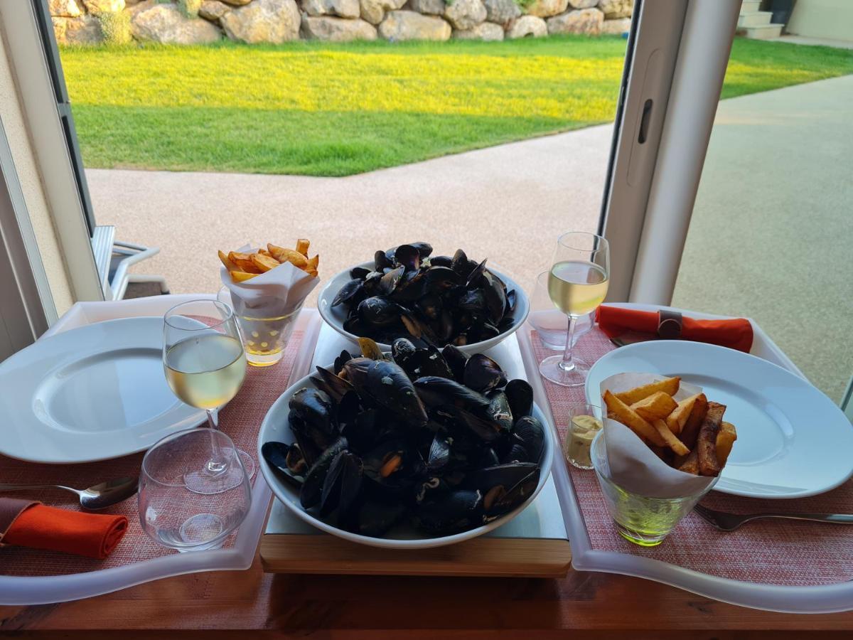 Chambres D'Hotes B&B La Bergeronnette Avec Piscine Couverte Chauffee Bizanet Екстериор снимка